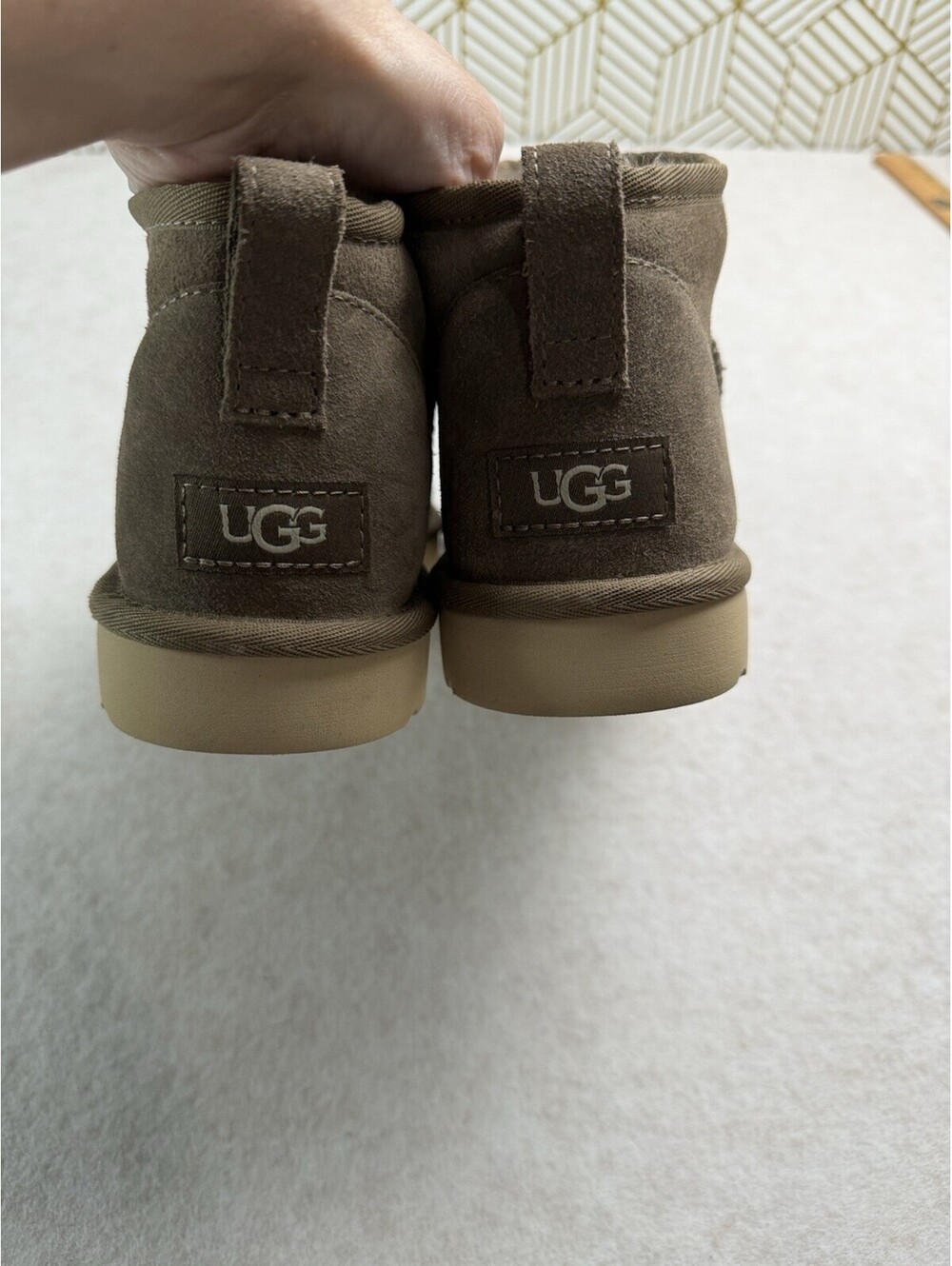 UGG Women's Classic Mini Boot Brown Shearling Ankle Bootie Size 11 EU 44 NWOB - Picture 5 of 11